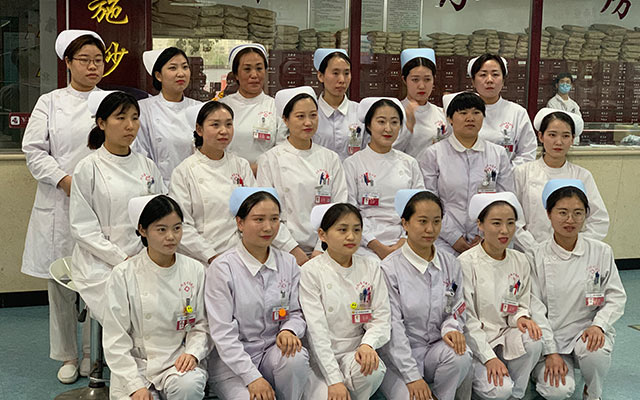 【5.12护士节】ob体育在线登录（APP）官方网站,举办茶话会白衣天使受表彰(图1)
