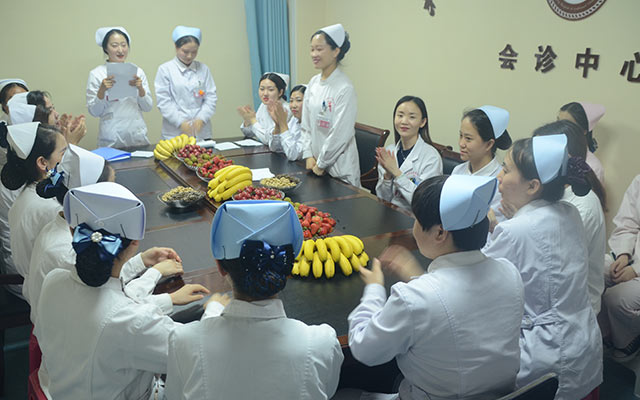 【5.12护士节】ob体育在线登录（APP）官方网站,举办茶话会白衣天使受表彰(图5)